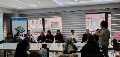 &rsquo;Ben de Yazdım Kendi Romanımı&rsquo; projesi katılımcılarına eğitim verildi
