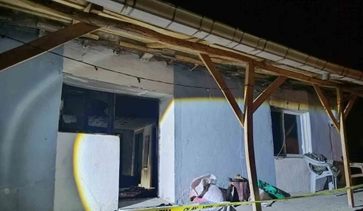 Benzin dökülen soba faciaya neden oldu: 1 ölü, 4 yaralı
