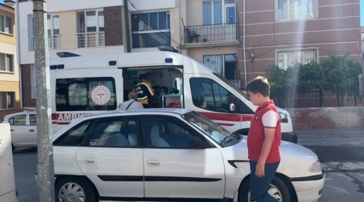Benzin doldurulan motorlu tırpan alev aldı, &ccedil;ıkan yangında 2 kişi dumandan etkilendi
