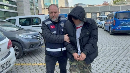 Berber salonundaki kavgada silahla ateş a&ccedil;an şahıs tutuklandı
