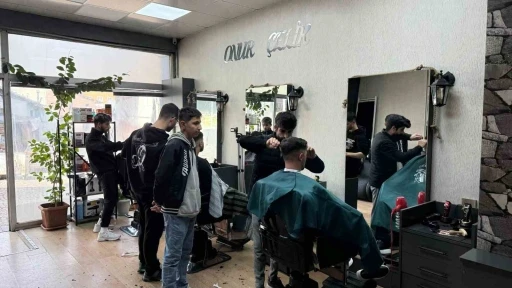 Berberlerin bayram mesaisi yoğunlaştı
