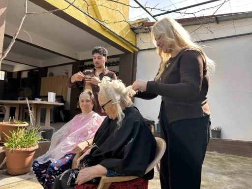 Bergama&rsquo;da şehit ve gazi ailelerine bayram &ouml;ncesi sa&ccedil; bakımı
