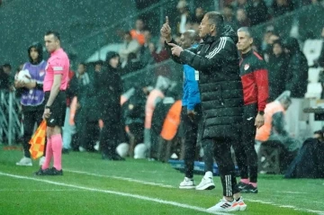 Beşiktaş’a teknik direktör değişiklikleri yarıyor
