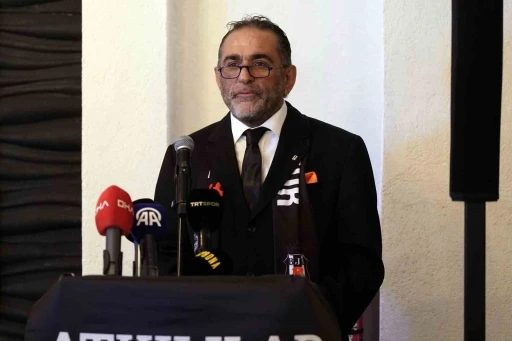 Beşiktaş Başkan Adayı Gürkan Aksoy, yönetim kurulunu tanıttı
