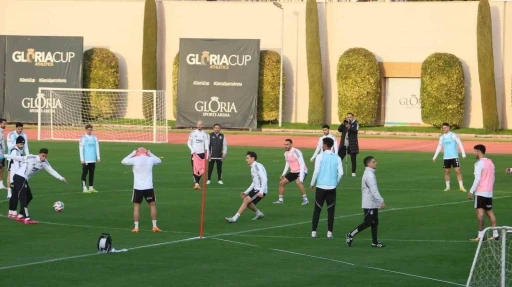 Beşiktaş, devre arası &ccedil;alışmalarını Antalya&rsquo;da s&uuml;rd&uuml;r&uuml;yor
