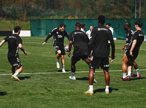Beşiktaş, Fatih Karag&uuml;mr&uuml;k ma&ccedil;ı hazırlıklarını tamamladı

