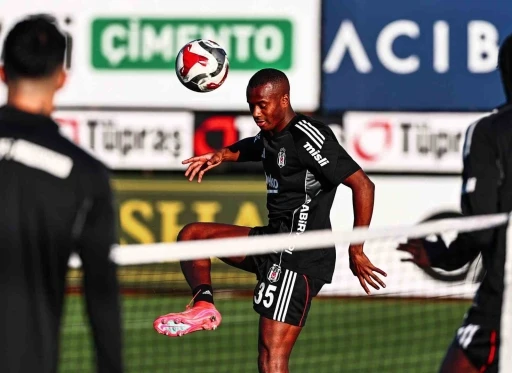 Beşiktaş, günü çift antrenmanla tamamladı
