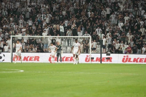 Beşiktaş ilk resmi maçında mağlup
