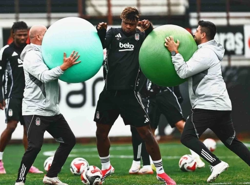 Beşiktaş kondisyon ve taktik &ccedil;alıştı
