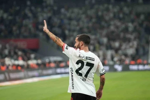 Beşiktaş: &quot;Rafa Silva, ailesi ve menajeriyle görüşmek üzere 15 Kasım’a kadar izin istedi&quot;
