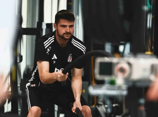 Beşiktaş salonda &ccedil;alıştı
