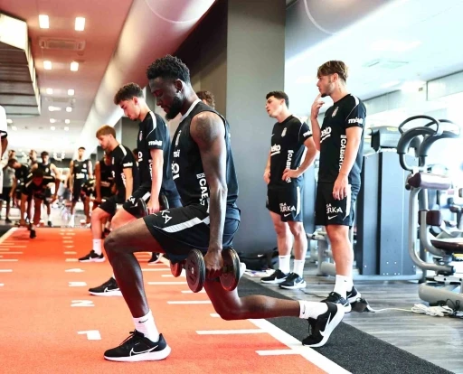 Beşiktaş, salonda &ccedil;alıştı
