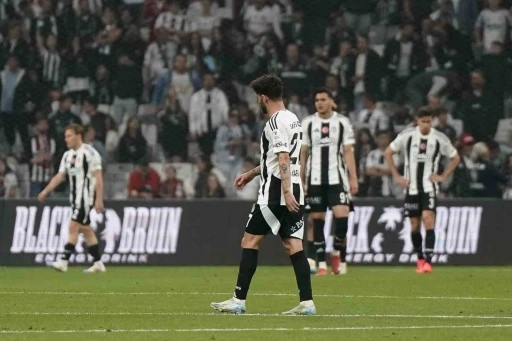 Beşiktaş son iç saha maçından mağlubiyetle ayrıldı
