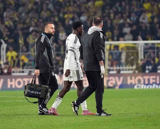 Beşiktaş&rsquo;ta Ndidi cezalı duruma d&uuml;şt&uuml;
