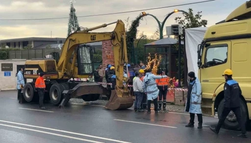 Beşiktaş&rsquo;taki &uuml;nl&uuml; gece kul&uuml;b&uuml;n&uuml;n ka&ccedil;ak b&ouml;l&uuml;mleri yıkılıyor
