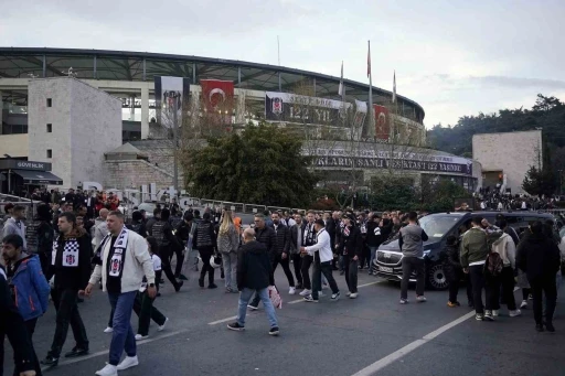 Beşiktaşlı taraftarlardan derbiye yoğun ilgi
