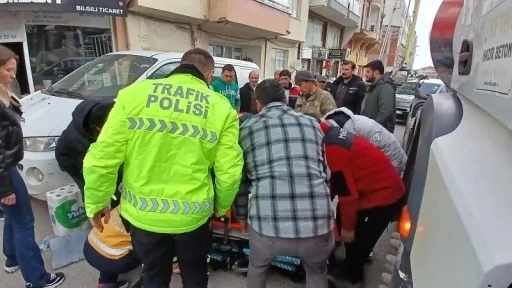 Beton mikserinin altında kalan yaşlı adam yaralandı
