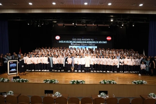 BEUN&rsquo;da geleceğin hemşireleri &uuml;niformalarını giydi
