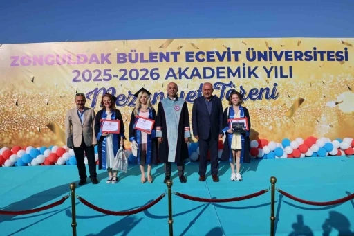 BEUN Devrek ve G&ouml;k&ccedil;ebey Kamp&uuml;sleri 2025-2026 Akademik Yılı Mezuniyet T&ouml;reni Gurur Dolu Anlara Sahne Oldu
