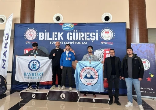 BEUN&rsquo;lu D&uuml;nya Şampiyonu İsmail Hacı Bekar&rsquo;dan &ccedil;ifte altın madalya
