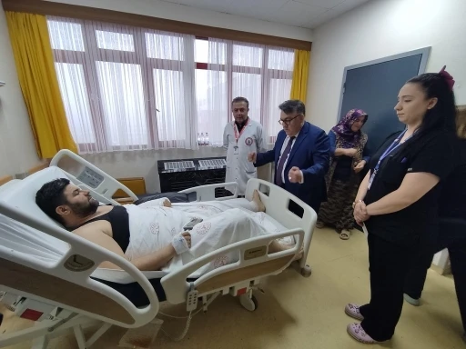 BEUN Rekt&ouml;r&uuml; &Ouml;z&ouml;l&ccedil;er&rsquo;den bayram ziyareti, hastalar ve sağlık &ccedil;alışanlarıyla bayramlaştı
