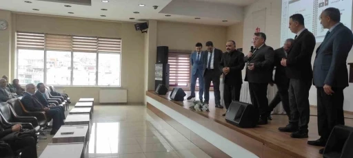 BEUN Rekt&ouml;r&uuml; &Ouml;z&ouml;l&ccedil;er, hacı adayları i&ccedil;in d&uuml;zenlenen eğitim seminerine katıldı
