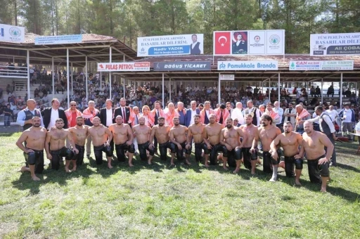 Beyağaç Hüseyin Çokal Er Meydanının başpehlivanı Nedim Gürel oldu
