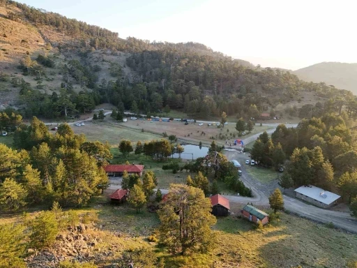 Beyağa&ccedil;&rsquo;ın doğal hazinesi Sandras Ultra Trail&rsquo;e ev sahipliği yaptı
