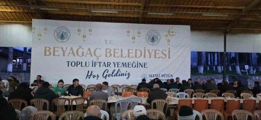 Beyağaçlılar oruçlarını toplu iftar programında birlikte açtı
