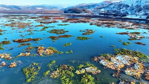 Beyaz gelinliğini giyen Ladik G&ouml;l&uuml;&rsquo;n&uuml;n g&uuml;zelliği g&ouml;z kamaştırdı
