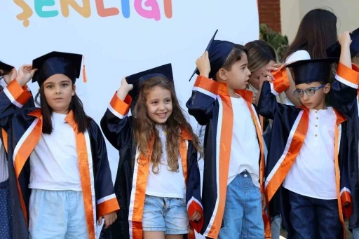 Beyaz K&ouml;şk&rsquo;&uuml;n minikleri kep attı
