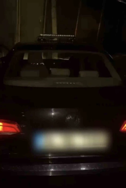 Beykoz&rsquo;da aracı &ccedil;akarlı ehliyetsiz s&uuml;r&uuml;c&uuml;ye 253 bin lira ceza
