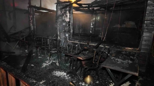 Beykoz’da şömineden çıkan yangın restoranı küle çevirdi
