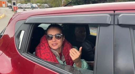 Beykoz’da trafik kazası geçiren Özgü Namal hastaneden taburcu oldu
