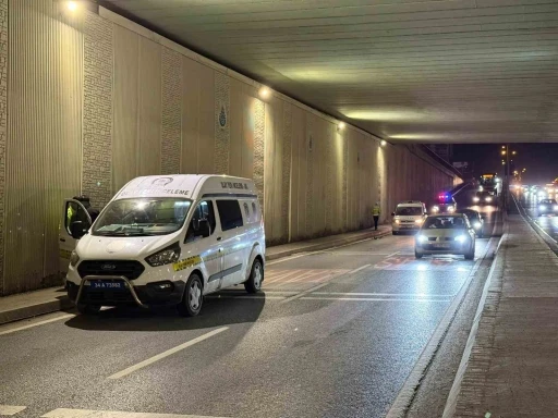 Beylikd&uuml;z&uuml;&rsquo;nde yolun karşısına ge&ccedil;erken minib&uuml;s&uuml;n &ccedil;arptığı kadın &ouml;ld&uuml;
