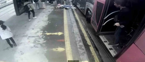 Beylikdüzü’ndeki metrobüs kazasının güvenlik kamerası görüntüsü ortaya çıktı

