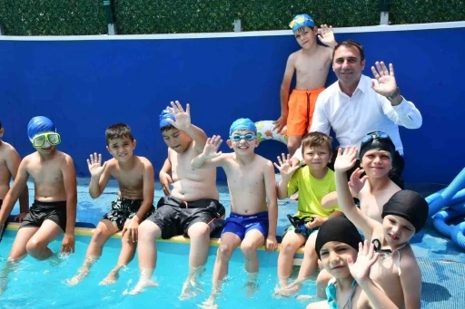 Beylikova Belediyesi yaz d&ouml;nemi &uuml;cretsiz y&uuml;zme kurslarını başlattı
