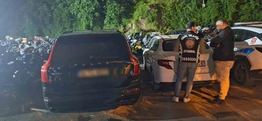 Beyoğlu’nda aracında usulsüz çakar bulunan sürücüye 136 bin 165 lira ceza

