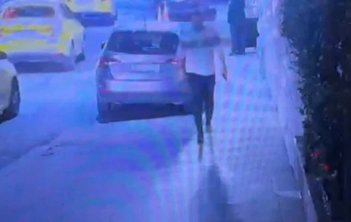 Beyoğlu&rsquo;nda bir şahıs rastgele havaya ateş etmeye başladı
