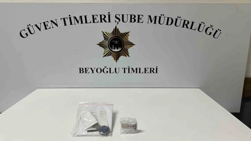 Beyoğlu&rsquo;nda kargo paketlerini b&ouml;yle &ccedil;aldı
