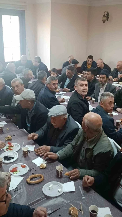 Beypazarı’nda toplu bayramlaşmada  kahvaltı geleneği sürüyor
