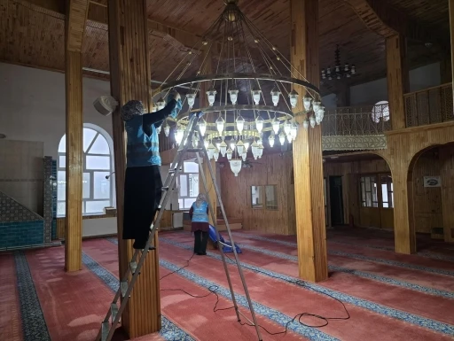 Beyşehir&rsquo;de camiler Ramazan&rsquo;a hazır
