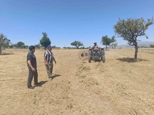 Beyşehir’de hibe destekli ekilen yem bitkilerinde hasat sürüyor
