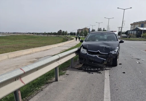 Beyşehir’de otomobiller çarpıştı: 2 yaralı
