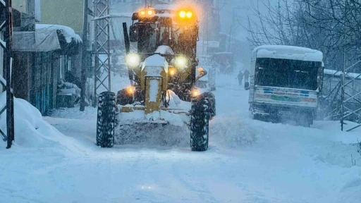 Beyt&uuml;şşebap&rsquo;ta kar alarmı: Eğitime 1 g&uuml;n ara verildi
