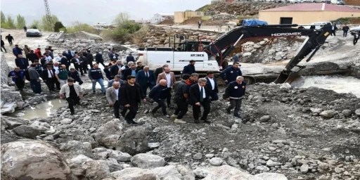 Beyt&uuml;şşebap&rsquo;taki sel b&ouml;lgesinde inceleme
