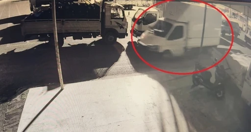 Biber y&uuml;kl&uuml; kamyoneti &ccedil;aldılar, biberleri satıp parasını harcayamadan yakalandılar
