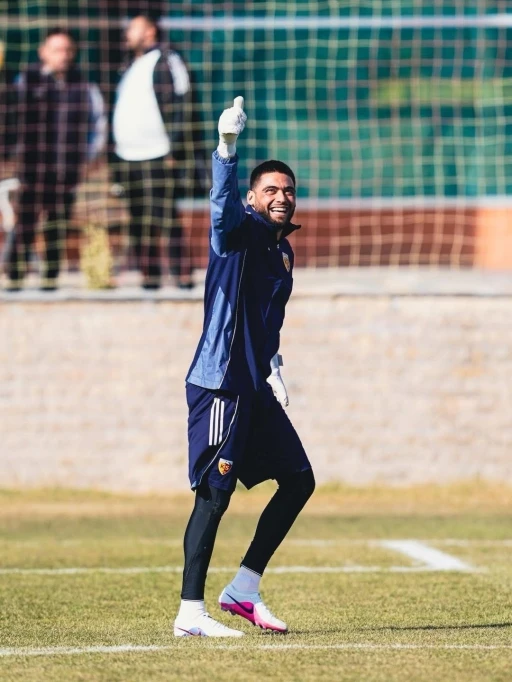 Bilal Bayazıt cezalı duruma d&uuml;şt&uuml;
