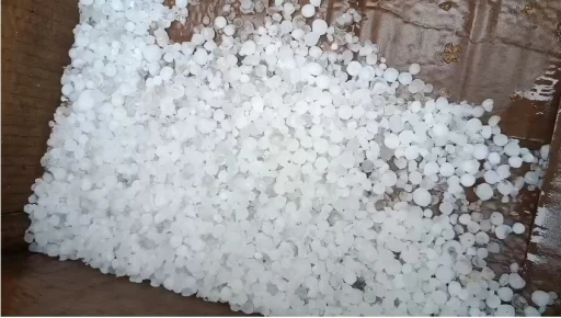 Bilecik&rsquo;i ceviz b&uuml;y&uuml;kl&uuml;ğ&uuml;ndeki dolu vurdu
