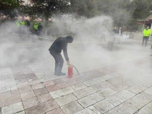 Bilecik Polis Evi&rsquo;nde afet ve yangın farkındalık eğitimi
